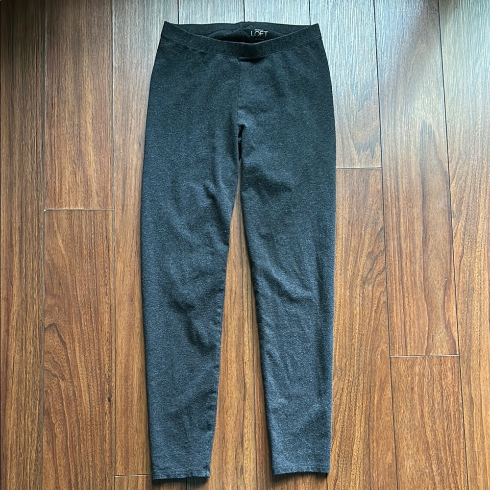 🧡🧡EUC LOFT Charcoal Gray Leggings Soft Stretchy Fabric🧡🧡